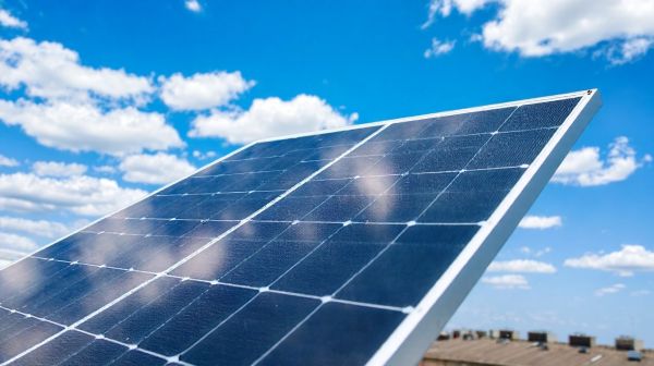 Les critères essentiels pour sélectionner un panneau solaire performant